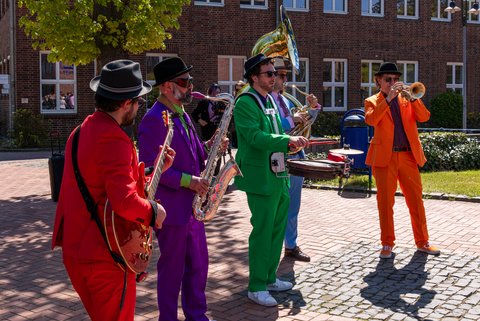 Abschlussfeier 2025 an der Ostfalia am Campus Salzgitter (öffnet Vergrößerung des Bildes)