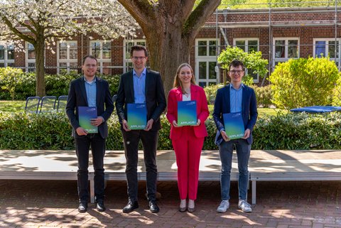 Abschlussfeier 2025 an der Ostfalia am Campus Salzgitter (öffnet Vergrößerung des Bildes)