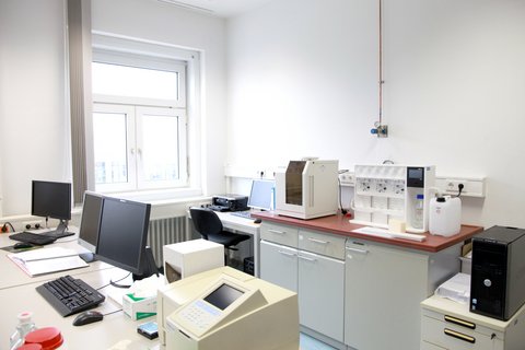 Arbeitsplatz im Labor für Instrumentelle Analytik