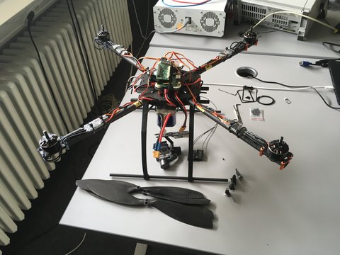 Quadcopter (öffnet Vergrößerung des Bildes)