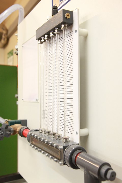 Nahaufnahme Ausstattung des Labors für Strömungstechnik