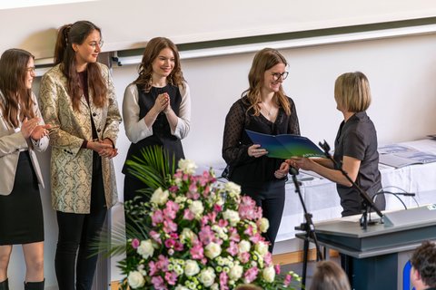 Abschlussfeier 2025 an der Ostfalia am Campus Salzgitter (öffnet Vergrößerung des Bildes)