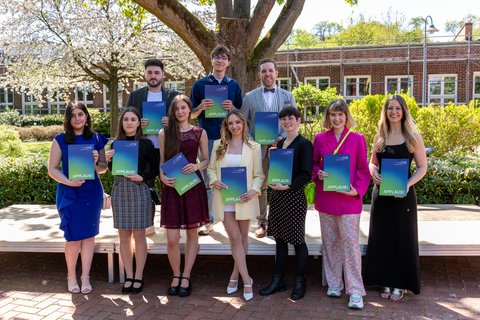 Abschlussfeier 2025 an der Ostfalia am Campus Salzgitter (öffnet Vergrößerung des Bildes)