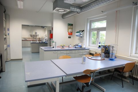 Arbeitsplatz im Labor für Boden- und Gewässerschutz