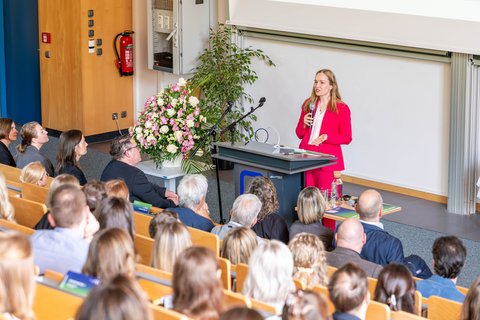 Abschlussfeier 2025 an der Ostfalia am Campus Salzgitter (öffnet Vergrößerung des Bildes)
