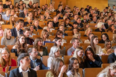 Abschlussfeier 2025 an der Ostfalia am Campus Salzgitter (öffnet Vergrößerung des Bildes)