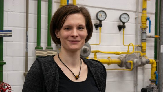 Stefanie Walter im Labor bei der Fakultät Versorgungstechnik.
