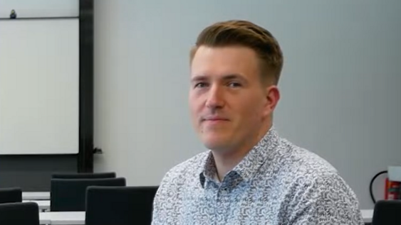 Porträtaufnahme der interviewten Person.