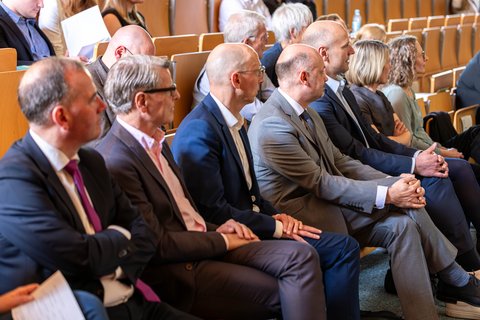 Abschlussfeier 2025 an der Ostfalia am Campus Salzgitter (öffnet Vergrößerung des Bildes)