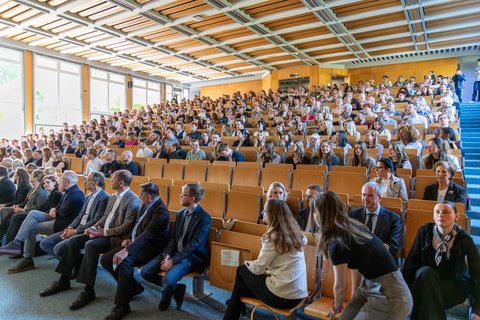 Abschlussfeier 2025 an der Ostfalia am Campus Salzgitter (öffnet Vergrößerung des Bildes)