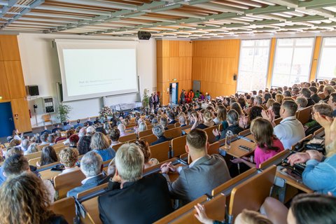 Abschlussfeier 2025 an der Ostfalia am Campus Salzgitter (öffnet Vergrößerung des Bildes)