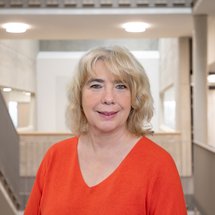 Master of Arts, Dipl.-Pflegewirtin (FH) Kristine Peter 