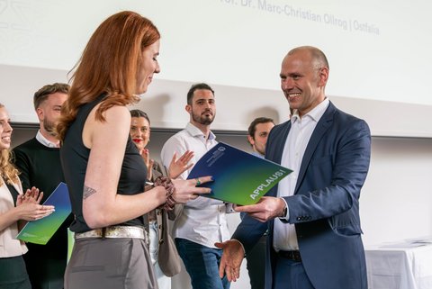 Abschlussfeier 2024 (öffnet Vergrößerung des Bildes)