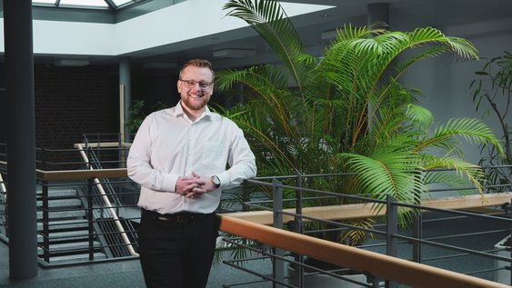 Porträtaufnahme der interviewten Person.