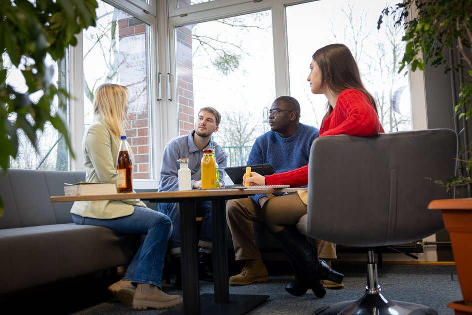 Studenten unterhalten sich