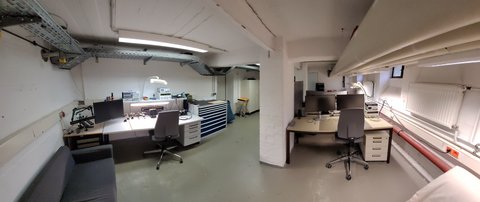 Elektronikraum Panoramaansicht (öffnet Vergrößerung des Bildes)