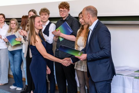 Abschlussfeier 2025 an der Ostfalia am Campus Salzgitter (öffnet Vergrößerung des Bildes)