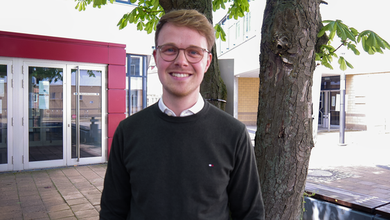 Porträtaufnahme der interviewten Person.