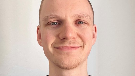 Porträtaufnahme der interviewten Person.