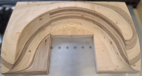 Form eines Kotflügels zum VakuumtiefziehenFak. Maschinenbau - IKAMProf. Lippardt (öffnet Vergrößerung des Bildes)