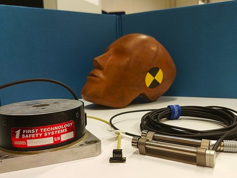 Dummy Lumbar-Load-Cell und Gurtkraftsensor (öffnet Vergrößerung des Bildes)