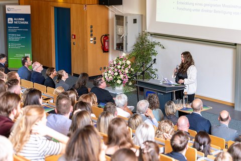 Abschlussfeier 2025 an der Ostfalia am Campus Salzgitter (öffnet Vergrößerung des Bildes)