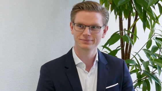 Porträtaufnahme der interviewten Person.