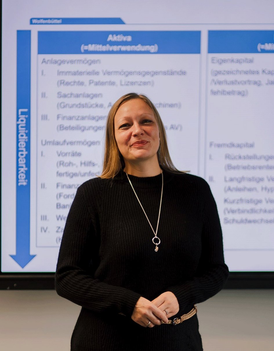 Inga Poll, Lehrkraft für besondere Aufgaben am Campus Wolfenbüttel