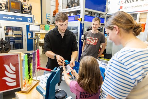 Beim Campustag 2025 konnten sich Besucher*innen ein eigenes Jojo aus dem 3D-Drucker herstellen. 