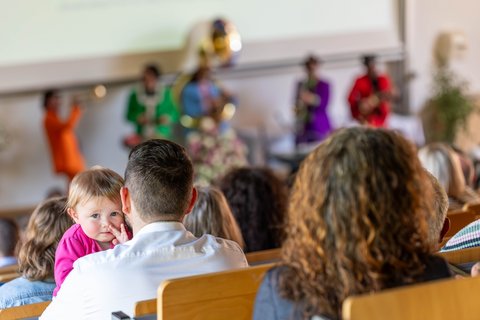 Abschlussfeier 2025 an der Ostfalia am Campus Salzgitter (öffnet Vergrößerung des Bildes)