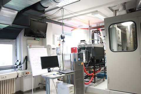 Technische Ausstattung im Labor für Energie- und Kältetechnik