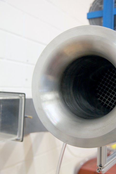 Nahaufnahme Ausstattung des Labors für Strömungstechnik