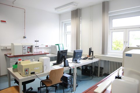 Arbeitsplatz im Labor für Instrumentelle Analytik