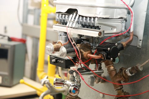 Nahaufnahme einer technischen Ausstattung im Labor für Gas- und Verbrennungstechnik