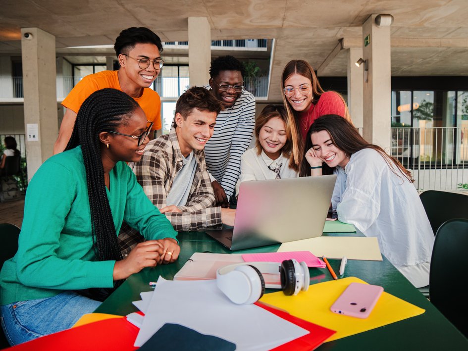 Studierende (öffnet Vergrößerung des Bildes)