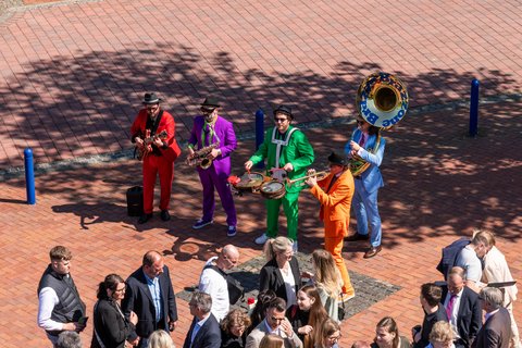 Abschlussfeier 2025 an der Ostfalia am Campus Salzgitter (öffnet Vergrößerung des Bildes)