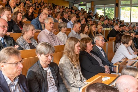 Abschlussfeier 2025 an der Ostfalia am Campus Salzgitter (öffnet Vergrößerung des Bildes)