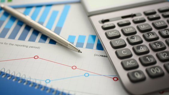 Blick in einen Computer-Poolraum