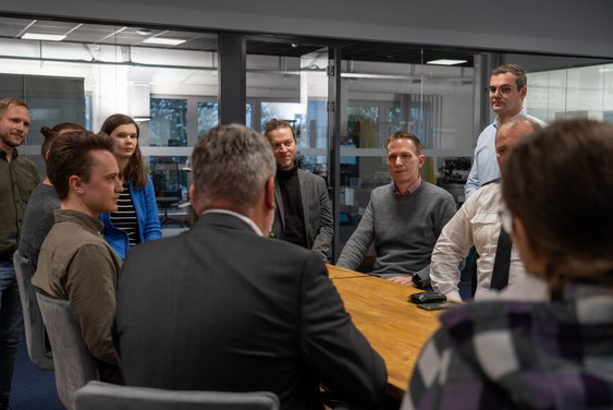 Teilnehmende am Forschungsprojekt SmartHome Forensics von Ostfalia Hochschule und Polizei Niedersachsen