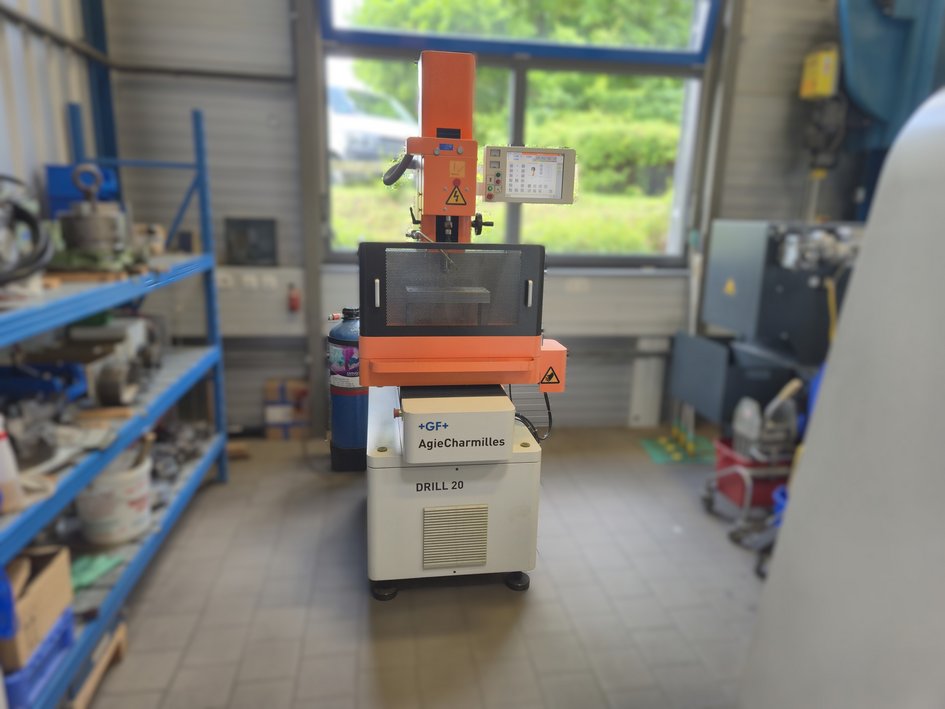 GF AgieCharmilles Startloch-Erodiermaschine Drill20 (öffnet Vergrößerung des Bildes)