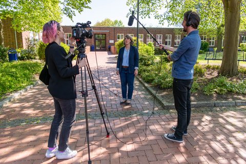 Abschlussfeier 2025 an der Ostfalia am Campus Salzgitter (öffnet Vergrößerung des Bildes)