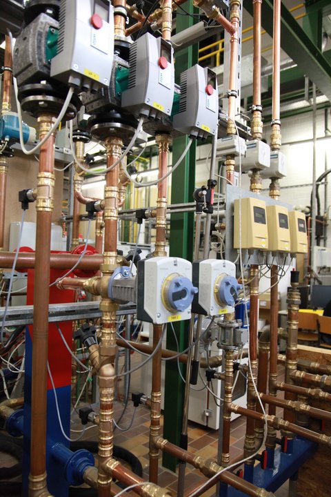 Nahaufnahme Labor für Heizungstechnik