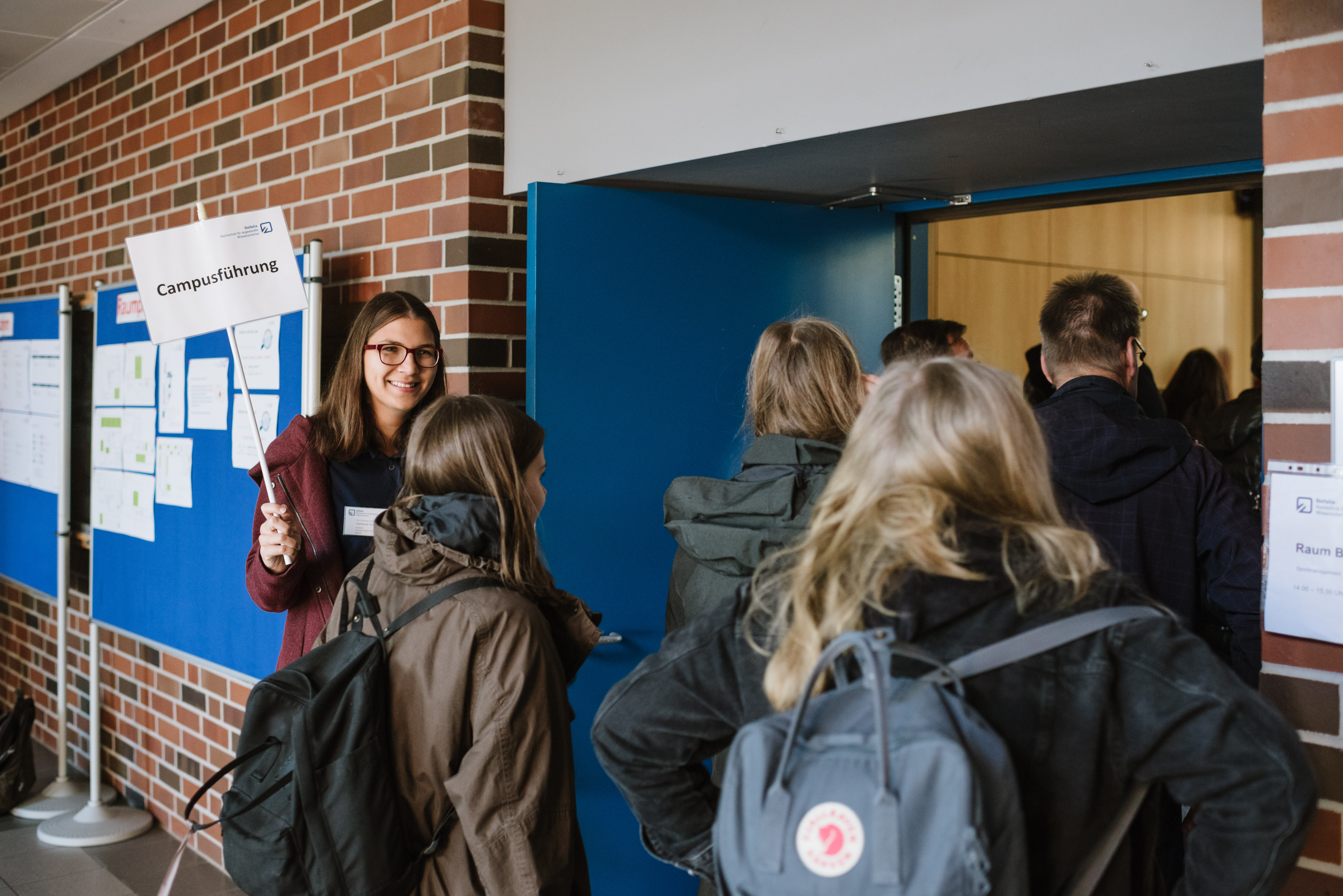 Schoolgirls visit the Salzgitter campus