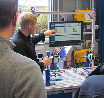 Schulung am Druckluftstand