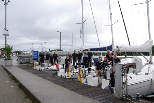 Teilnehmer*innen des SKS 2018 auf Segelbooten